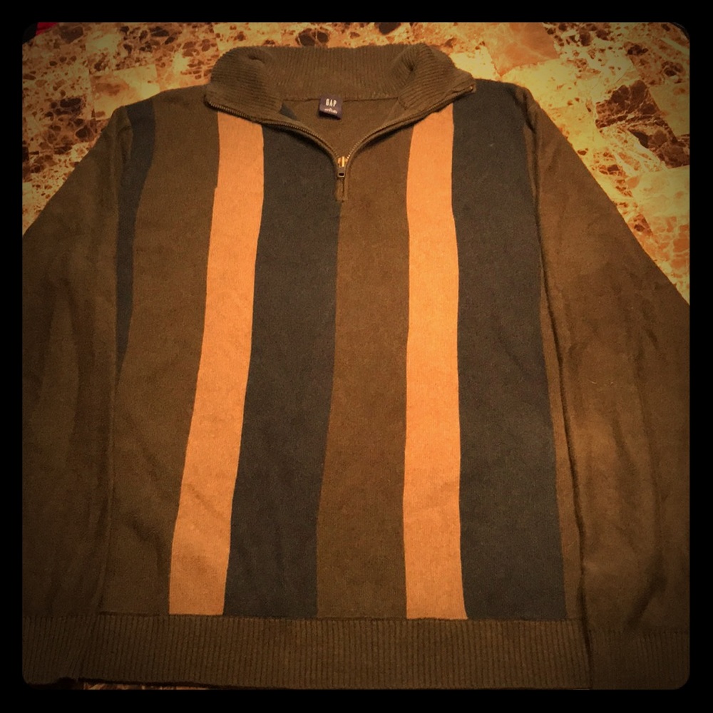Gap sweater